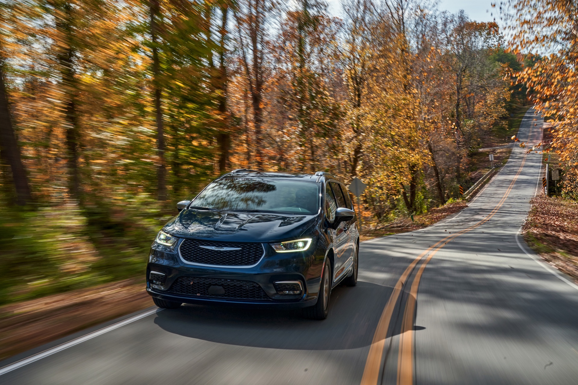 Pináculo Híbrido Plug-In Chrysler Pacifica 2025