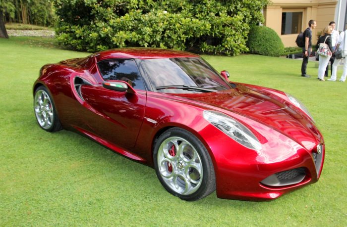 Primeira olhada no Alfa Romeo 4C 2014