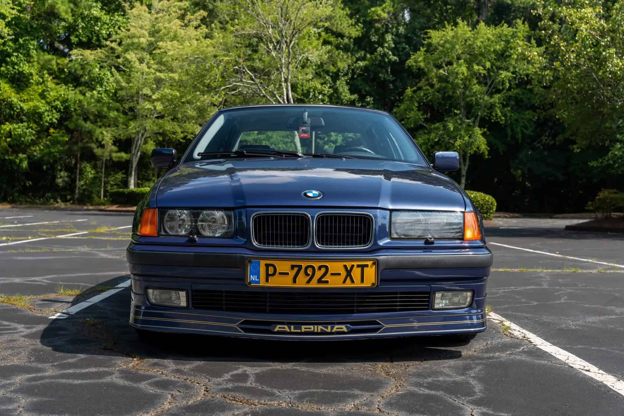 Uma obra-prima do E36 com motor V8 em leilão