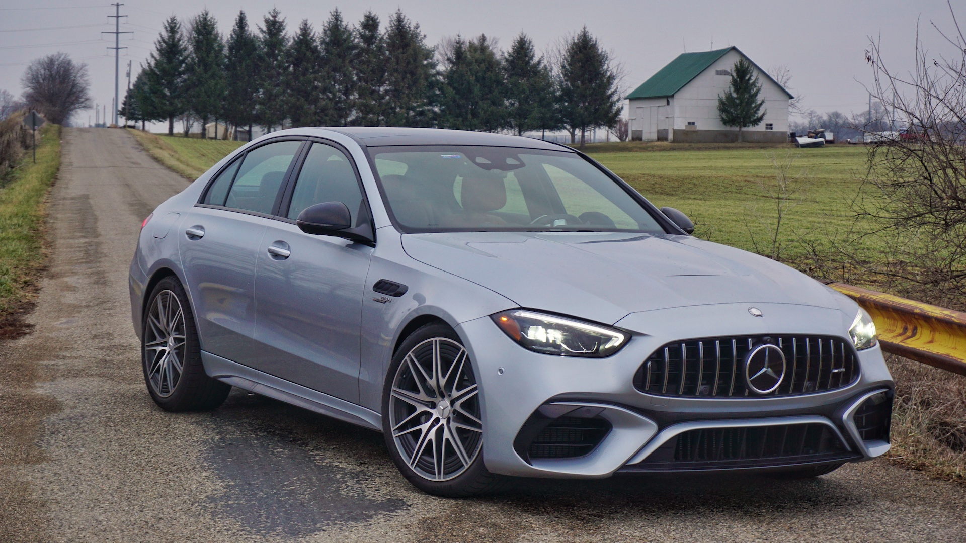 Mercedes-AMG C63 SE Performance perde sua alma em busca de velocidade